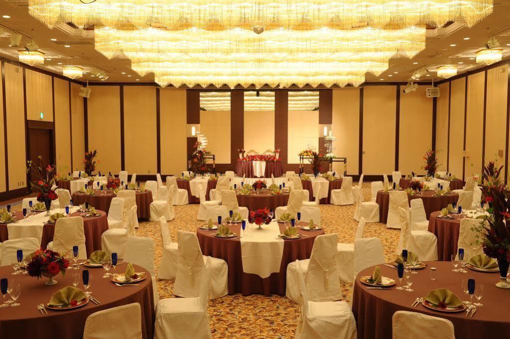 Hotel Crown Palais Kofu Экстерьер фото