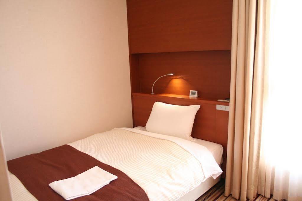 Hotel Crown Palais Kofu Экстерьер фото